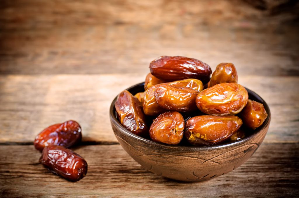 see-what-happens-to-your-body-when-you-eat-3-dates-daily1