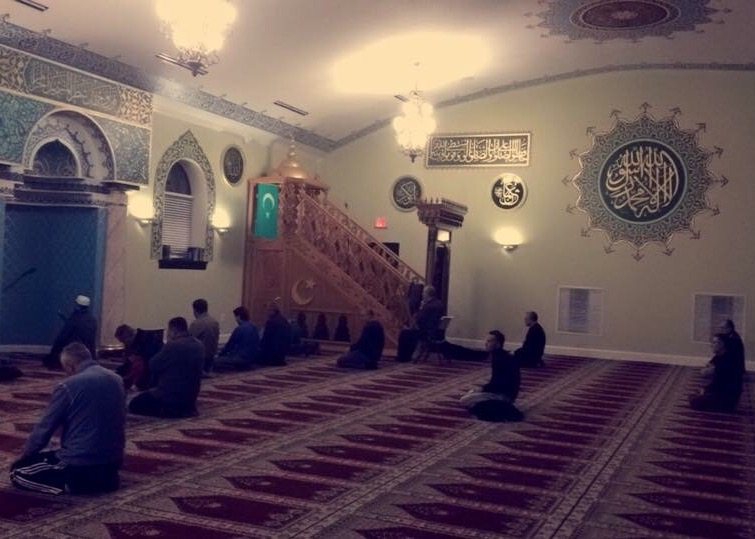 Mosque-hopping and inclusivity: why this man visited a different mosque ...