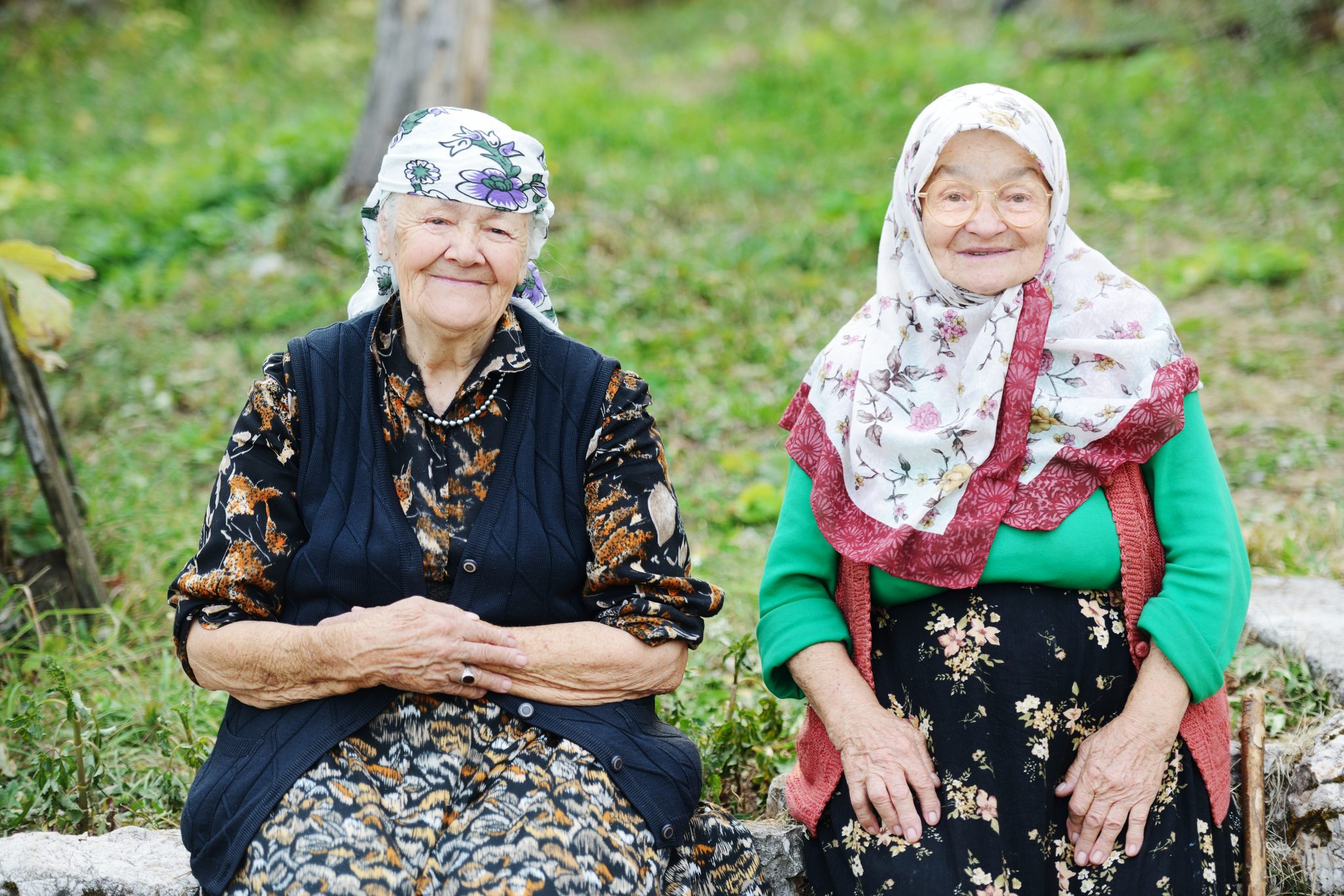 Мусульманская бабушка. Пожилая женщина. Пожилая женщина в платке. Бабушка мусульманка.